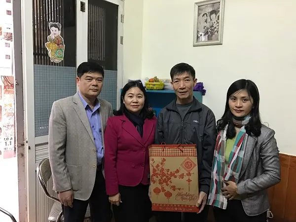Công đoàn Bộ Xây dựng thăm hỏi những gia đình có hoàn cảnh khó khăn