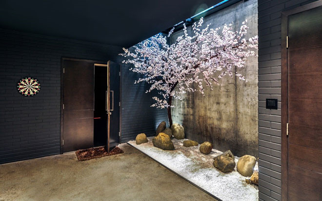 Biệt thự trong khu đô thị nổi bật với tông màu cá tính