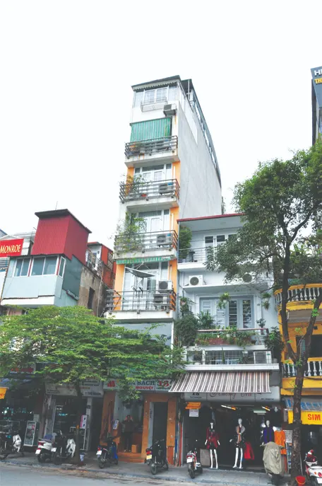 ''Trông lên thì chẳng bằng ai, Trông xuống thì chẳng ai… cao bằng mình''!