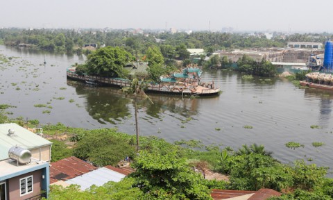 Ngôi miếu hơn 300 năm giữa sông ở Sài Gòn