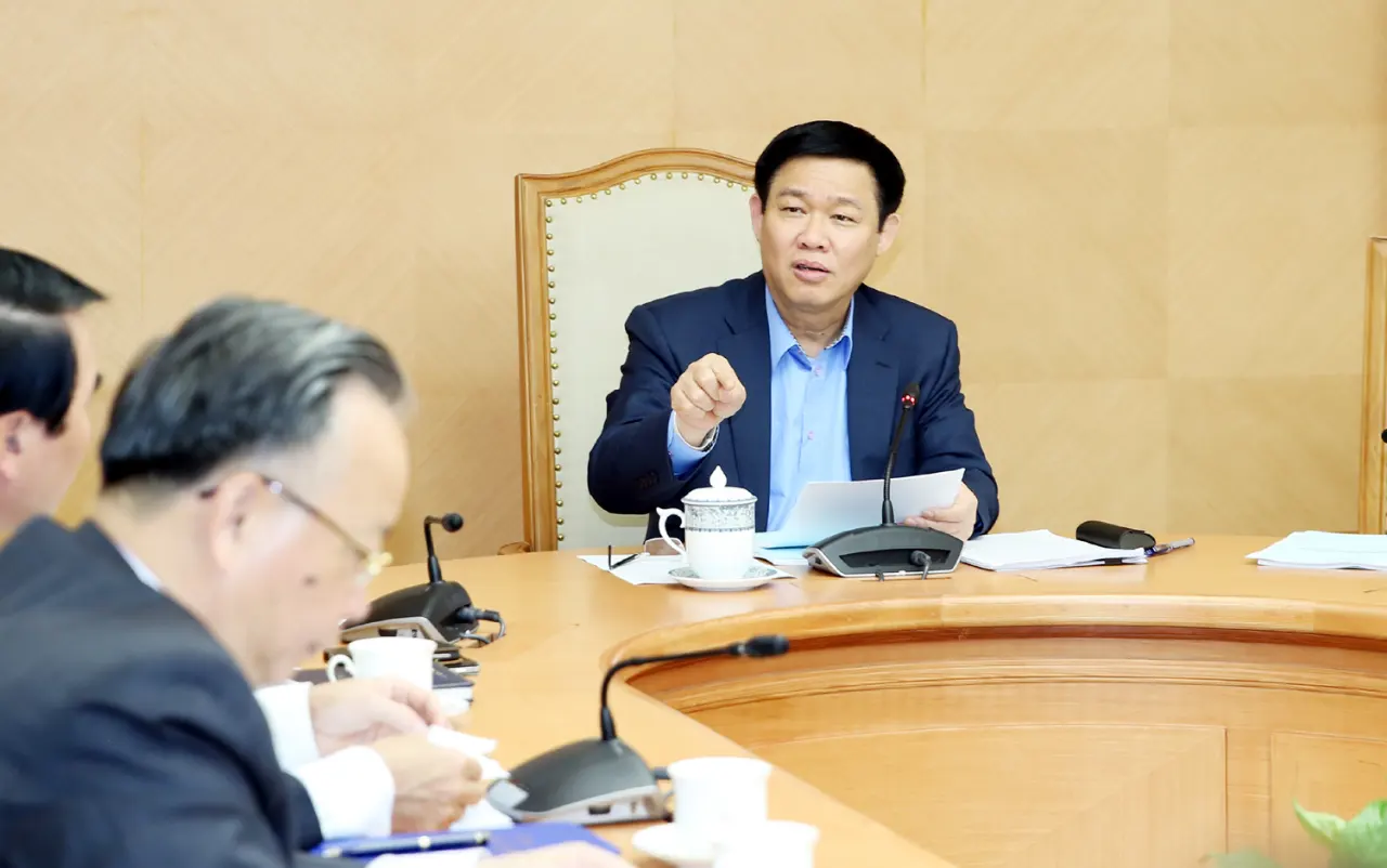 Đô thị hóa nông thôn: Không thể “vỏ” phố “hồn” làng’