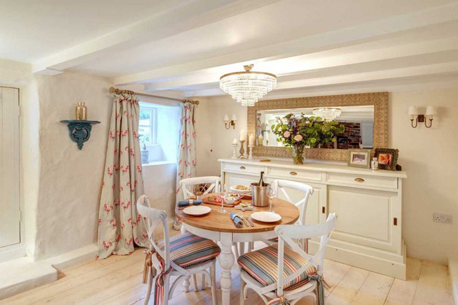 Nội thất sang như khách sạn trong ngôi nhà quê giản dị