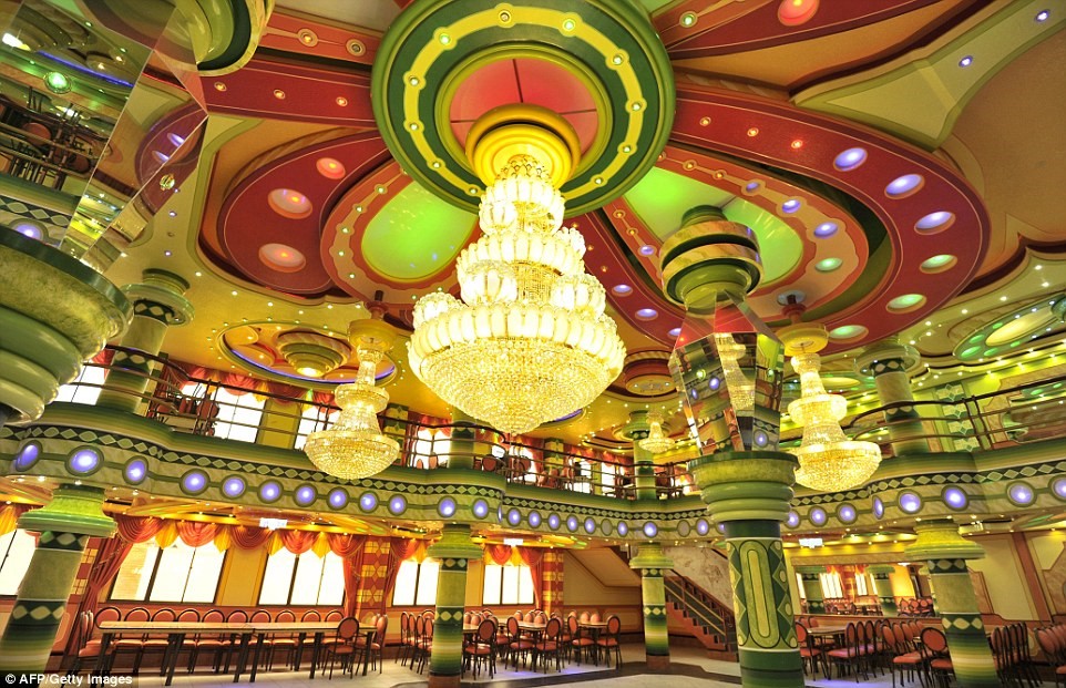 Tòa nhà ảo diệu như bước ra từ game