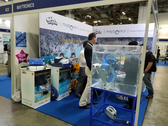 Sản phẩm robot bảo trì bể bơi của hãng Maytronics