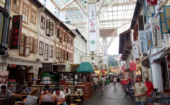 Tổ chức trung tâm bán hàng rong ăn uống tập trung tại Singapore