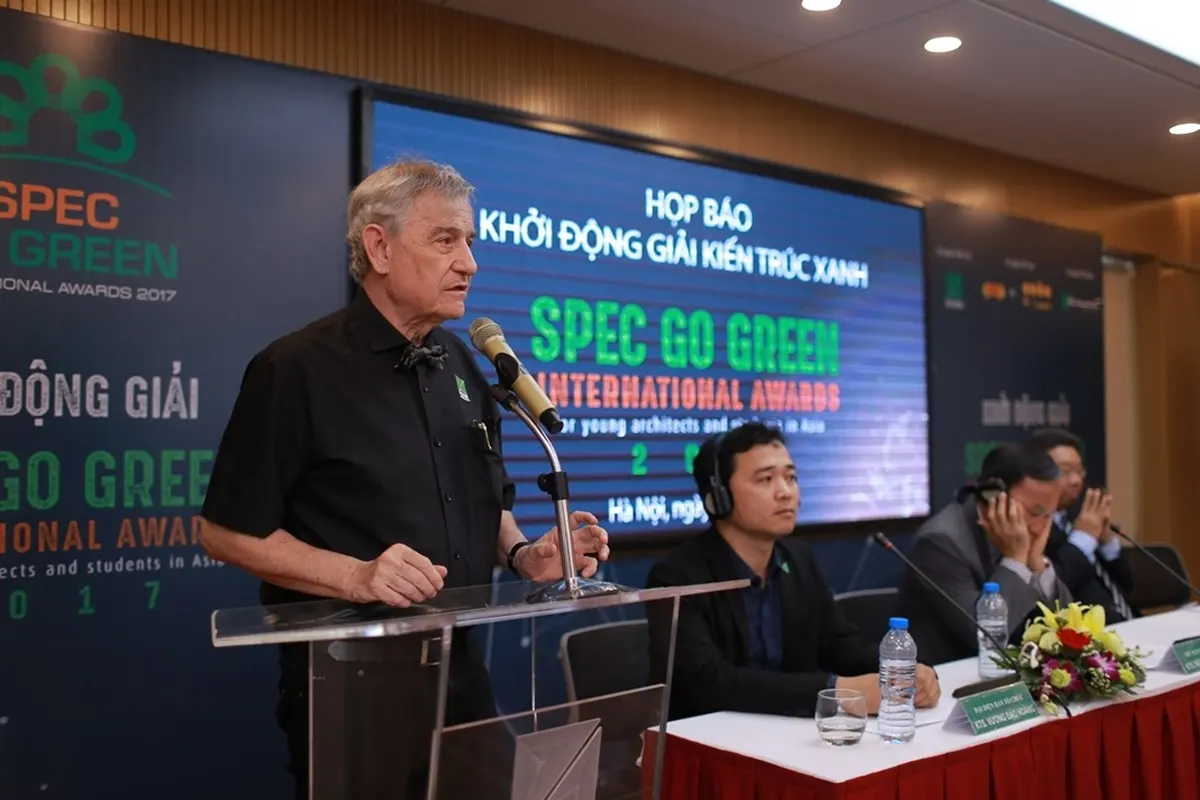 KTS. Salvador Perez Arroyo – chủ tịch HĐQT công ty S-Design đại diện Ban giám khảo công bố về các tiêu chí của hội đồng tuyển chọn năm nay
