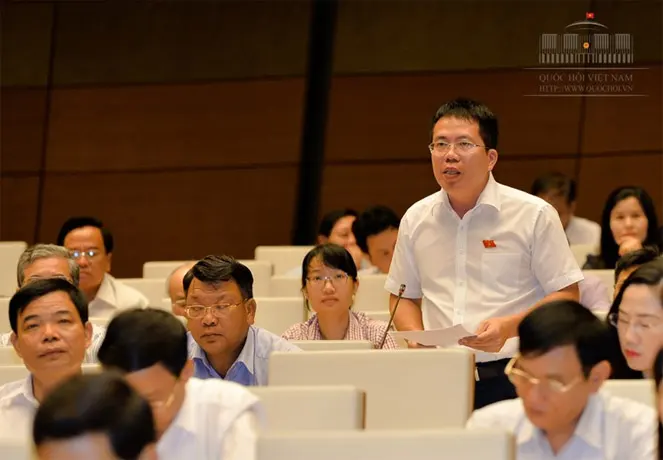 ĐBQH Nguyễn Văn Hiển phát biểu tại hội trườngNguồn: quochoi.vn