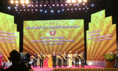 ThS. KTS Hoàng Thúc Hào – Giảng viên Trường Đại học Xây dựng được vinh danh tại Lễ tuyên dương điển hình tiên tiến toàn quốc năm 2017
