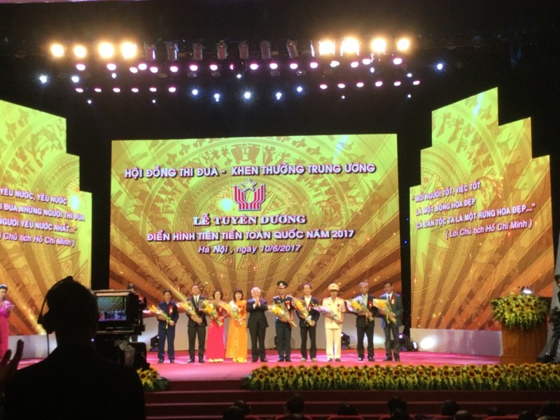 ThS. KTS Hoàng Thúc Hào – Giảng viên Trường Đại học Xây dựng được vinh danh tại Lễ tuyên dương điển hình tiên tiến toàn quốc năm 2017