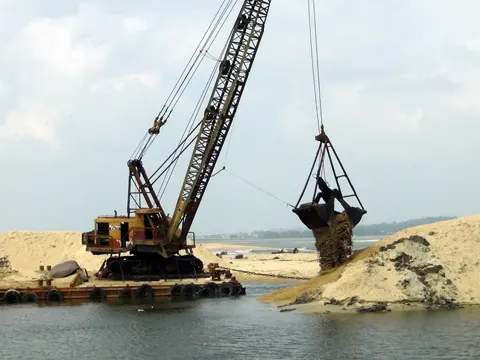 Tăng cường quản lý hoạt động khai thác cát, sỏi