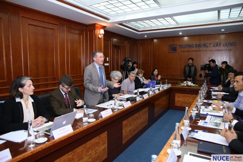 Trường Đại học Xây dựng là một trong bốn trường Đại học đầu tiên của Việt Nam đạt chuẩn kiểm định chất lượng quốc tế