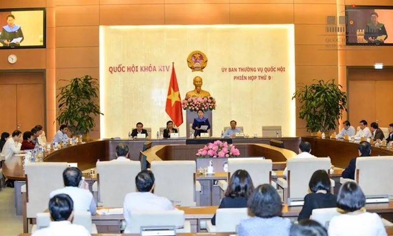 UBTVQH tiến hành chất vấn Bộ trưởng Bộ Xây dựng Phạm Hồng Hà