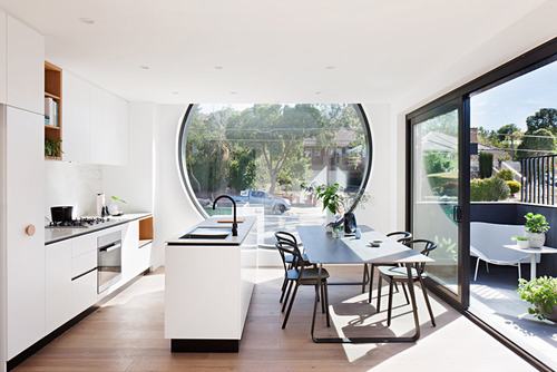 Khu chung cư hút mắt với các cửa sổ tròn khổng lồ