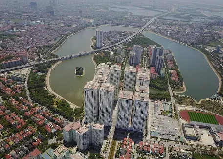 Công trình chung cư cao tầng "xây chen" làm phá vỡ cảnh quan tại KĐTM Linh Đàm (Hà Nội)