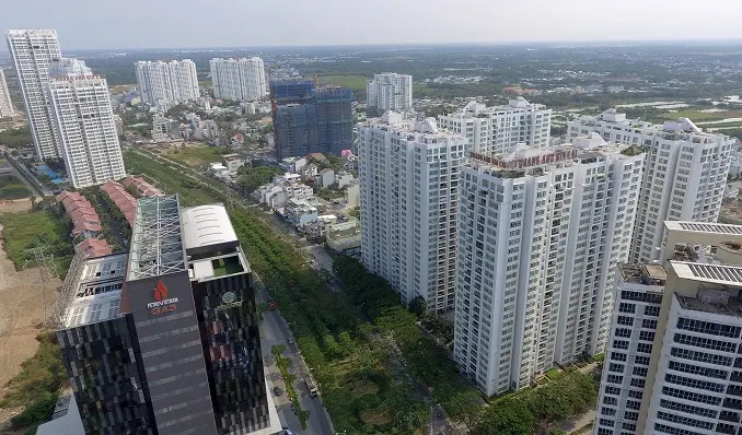 Nhà cao tầng phát triển dọc tuyến đường Nguyễn Văn Linh khu vực phía Đông TPHCM