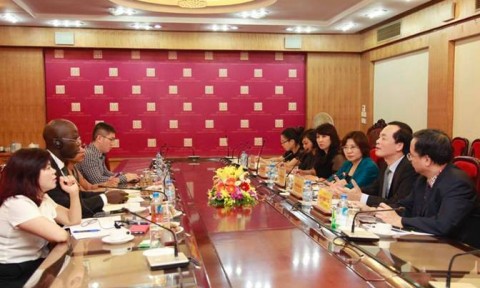 Bộ trưởng Phạm Hồng Hà tiếp Giám đốc Quốc gia World Bank tại Việt Nam
