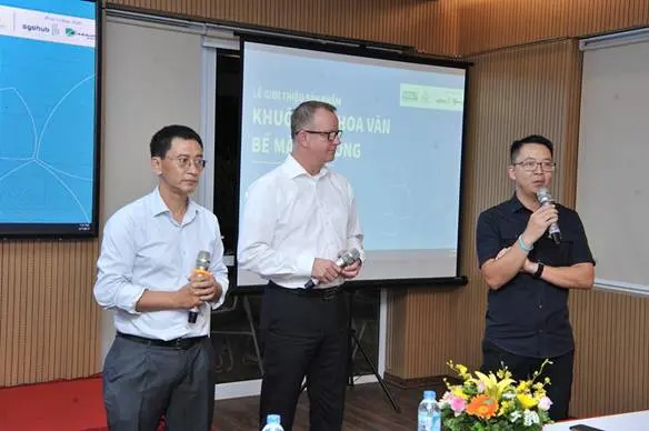 Khuôn tạo hoa văn bề mặt bê tông: Xu hướng mới trong xây dựng xanh