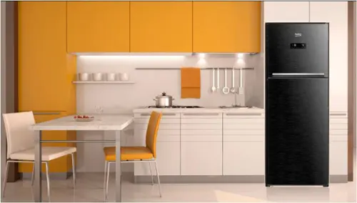 Gian bếp cá tính, sang trọng với tủ lạnh đen vân gỗ