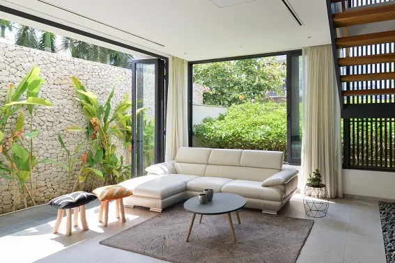 Eden villa: Đóng bên ngoài, mở bên trong