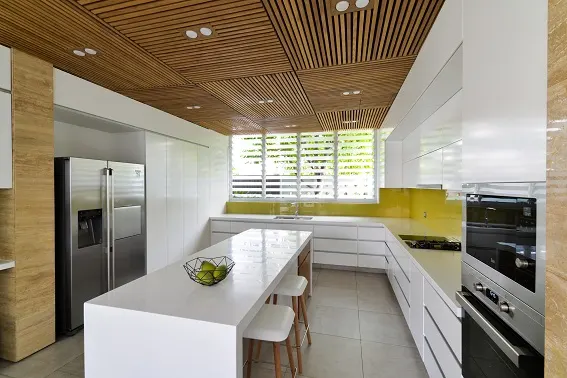 Nội thất phòng bếp sử dụng các chi tiết trang trí và vật liệu kỷ hà