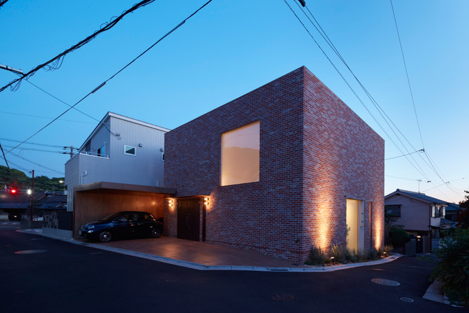 Ngôi nhà với nội thất đẹp như resort 5 sao ẩn sau vẻ ngoài “cục mịch”