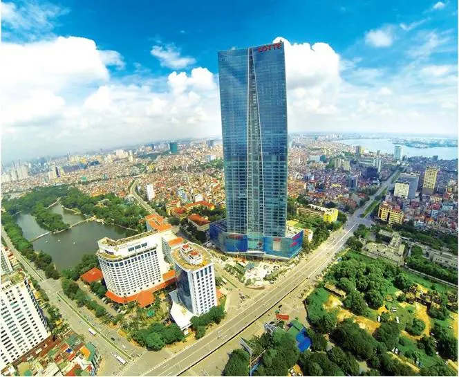 Công trình cao tầng với các vách kính lớn làm gia tăng ảnh hưởng của bức xạ nhiệt đô thị trước tác động của BĐKH