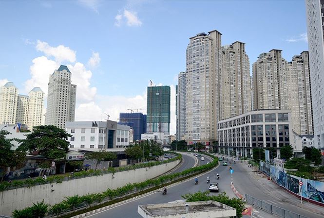 Cao ốc ‘bức tử’ giao thông TPHCM