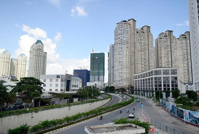 Cao ốc ‘bức tử’ giao thông TPHCM