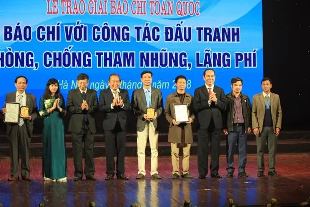 Trao giải báo chí về phòng, chống tham nhũng, lãng phí