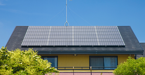 Mẹ Việt ở Nhật quanh năm thu tiền nhờ mái nhà phát điện