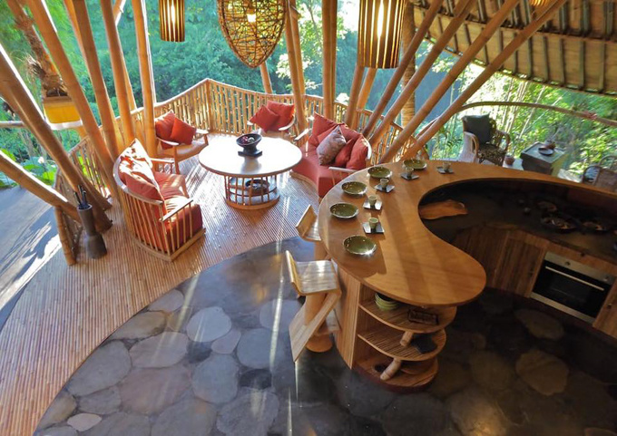 Nhà tre 3 tầng giữa rừng tiện nghi như resort cao cấp