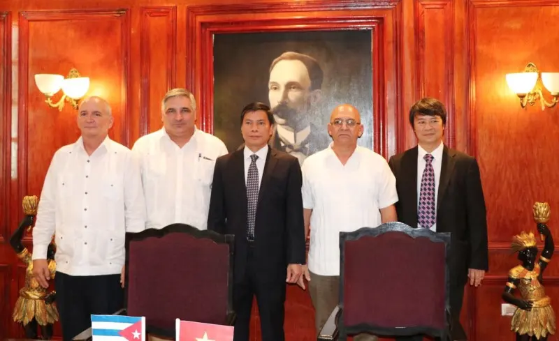 Viglacera ra mắt liên doanh Sanvig sản xuất vật liệu xây dựng tại Cuba