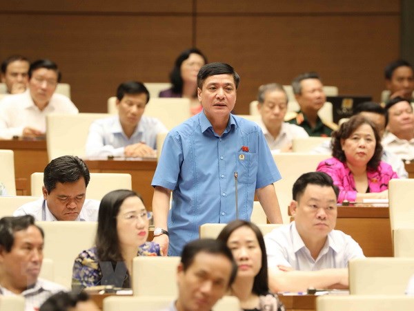 Tranh luận sôi nổi về miễn tiền thuê đất cho dự án trong các đặc khu