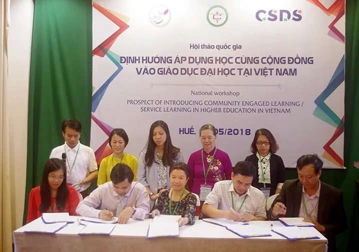 Định hướng áp dụng học cùng cộng đồng vào giáo dục đại học tại Việt Nam