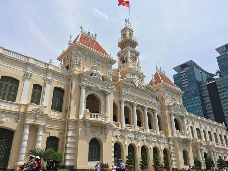 TP.HCM: Cần trung tâm hành chính hay cải cách hành chính?