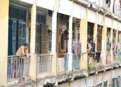 Hiện trạng môi trường sống xuống cấp Chung cư Cô Giang, Q3, TPHCM