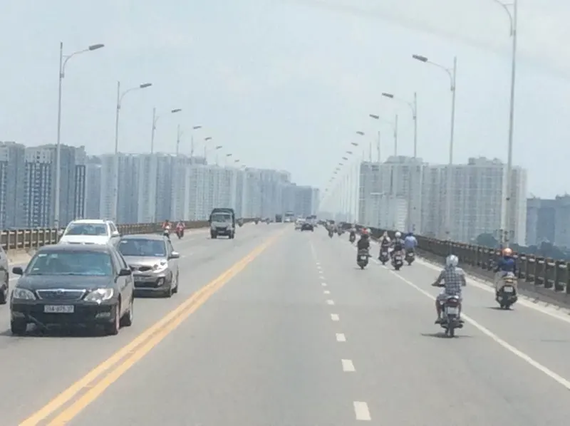 Hạ tầng kỹ thuật nội đô: Quá tải vì nhà cao tầng