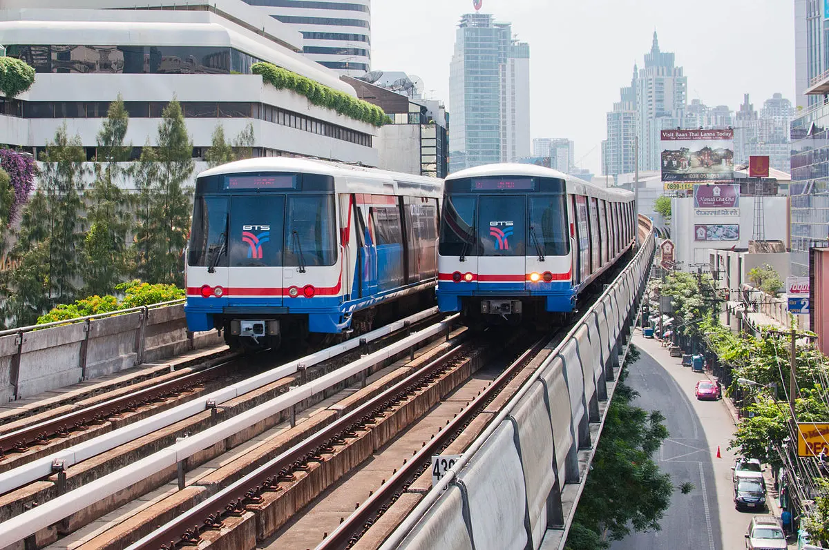 Bangkok xây 300km đường sắt đô thị: Giấc mơ tàu điện Hà Nội bao giờ?