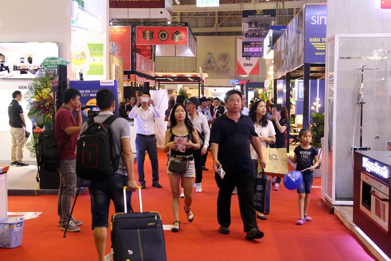 Vietbuild 2018 lần 2 tại TPHCM: Hút khách ngay ngày đầu khai mạc