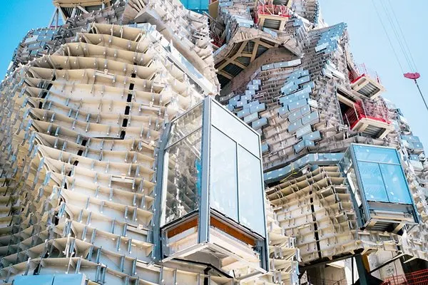 Tòa tháp với tổng chiều cao lên đến 56m