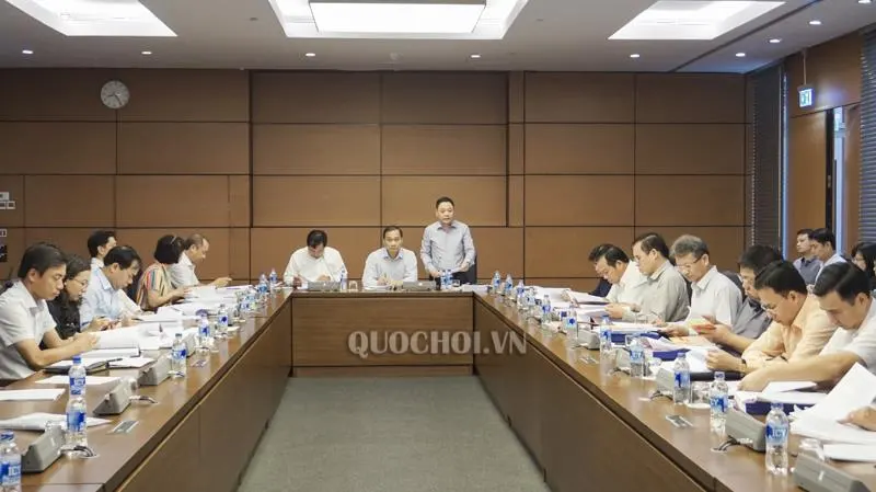 Thẩm tra dự án Luật sửa đổi, bổ sung các luật có quy định liên quan đến quy hoạch