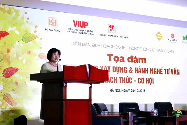 Thứ trưởng Bộ Xây dựng Phan Thị Mỹ Linh phát biểu khai mạc tọa đàm