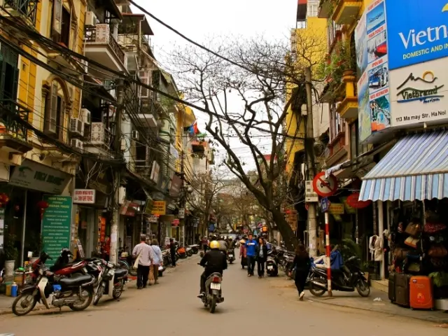 Hà Nội thay áo mới cho 79 tuyến phố cổ
