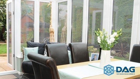 Việt Nam đã sản xuất được hệ cửa uPVC lõi thép tích hợp chống muỗi đồng bộ
