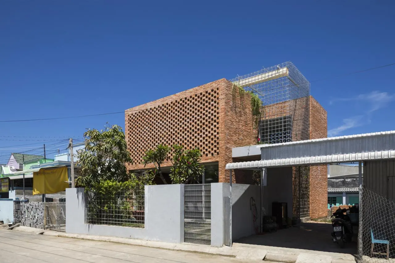 Nhà Phan Thiết / Studio Happ