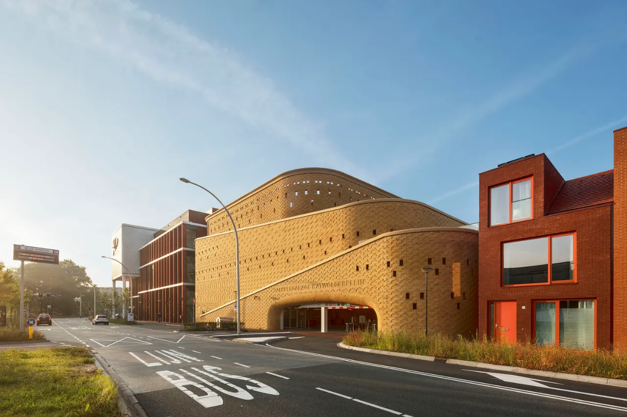 Bãi đỗ xe Katwolderplein / Dok architects