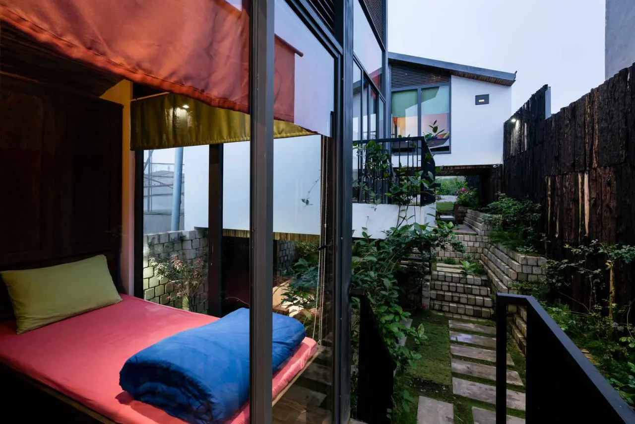 Nhà Nhím Homestay ở Đà Lạt được A+ Architects tận dụng các vật liệu “rác”