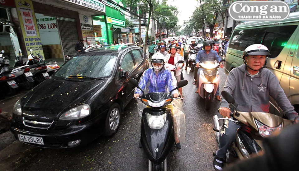 Giải “bài toán” ùn tắc giao thông