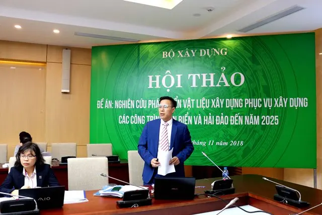Chủ nhiệm Đề án Lương Văn Hùng báo cáo tại Hội thảo
