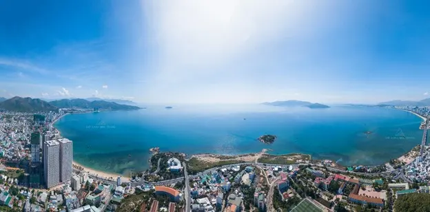 Thị trường căn hộ nghỉ dưỡng Nha Trang: Cuộc đua ngầm của các chủ đầu tư